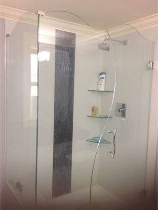 10mm (S) Shape Frameless Shower Door with Wave on Top